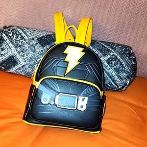 Not AVAIL...NWT DC Black Adams light up cosplay  mini backpack for kids.
